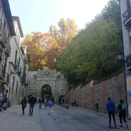 Cerca De La Alhambra, La Casa Del Cuento, Segundo Apartment Granada Luaran gambar