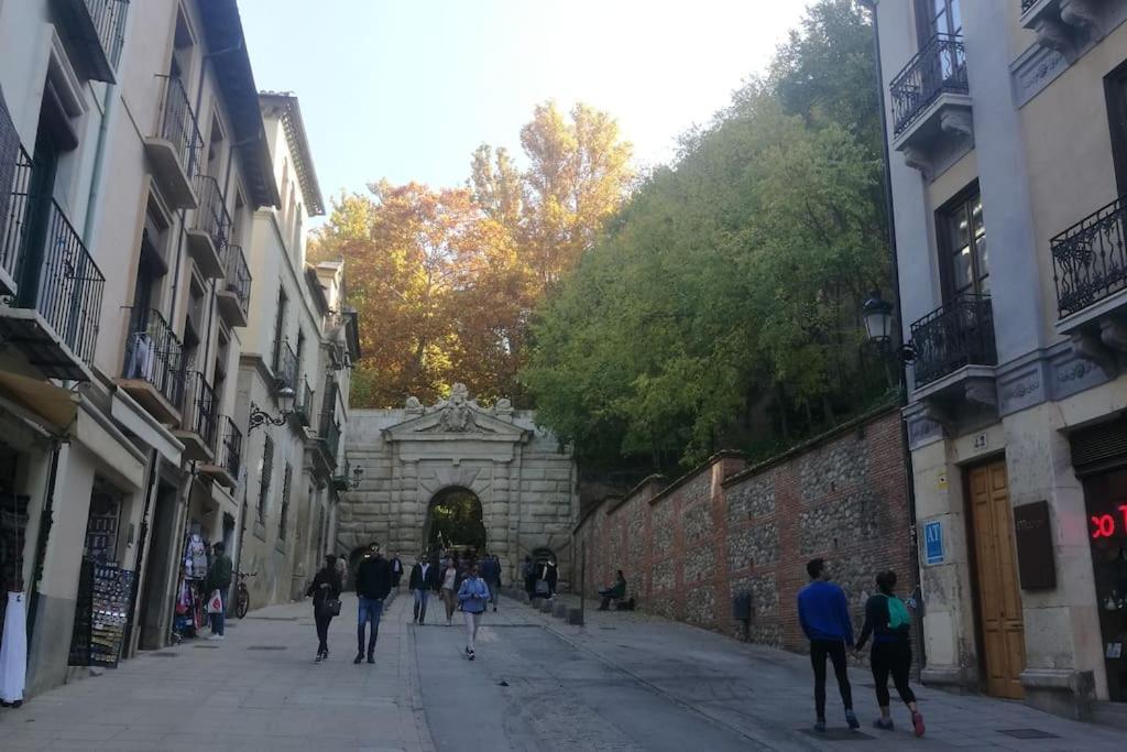 Cerca De La Alhambra, La Casa Del Cuento, Segundo Apartment Granada Luaran gambar